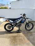 Moto impecável com nova