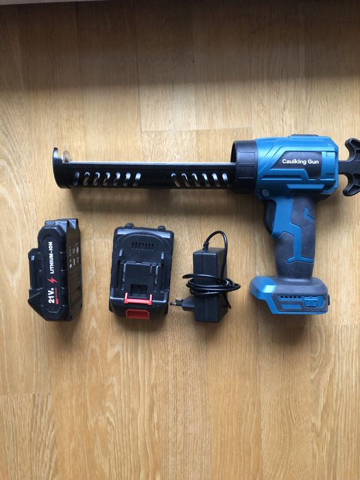 Wyciskacz pistolet do kleju, silkonu, uszczelniaczy