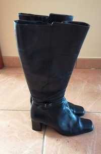 Botas de cano alto :: pretas