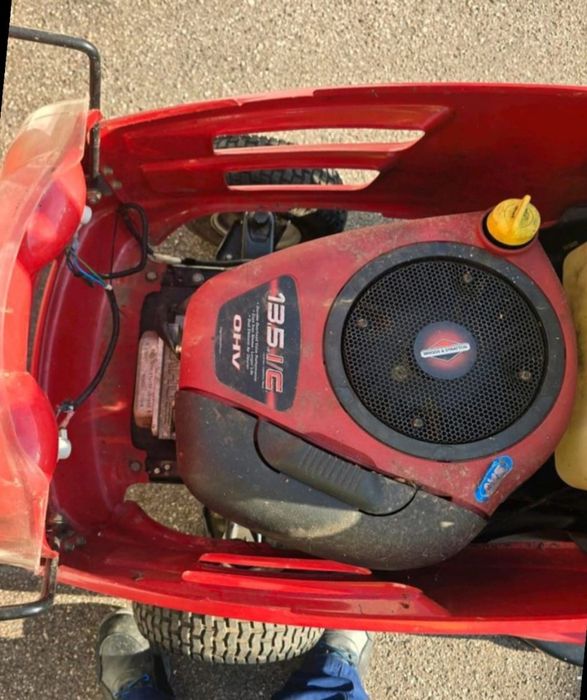 Traktorek ogrodowy MTD