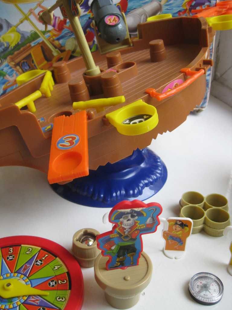 TOMY GALLEON statek piracki gra