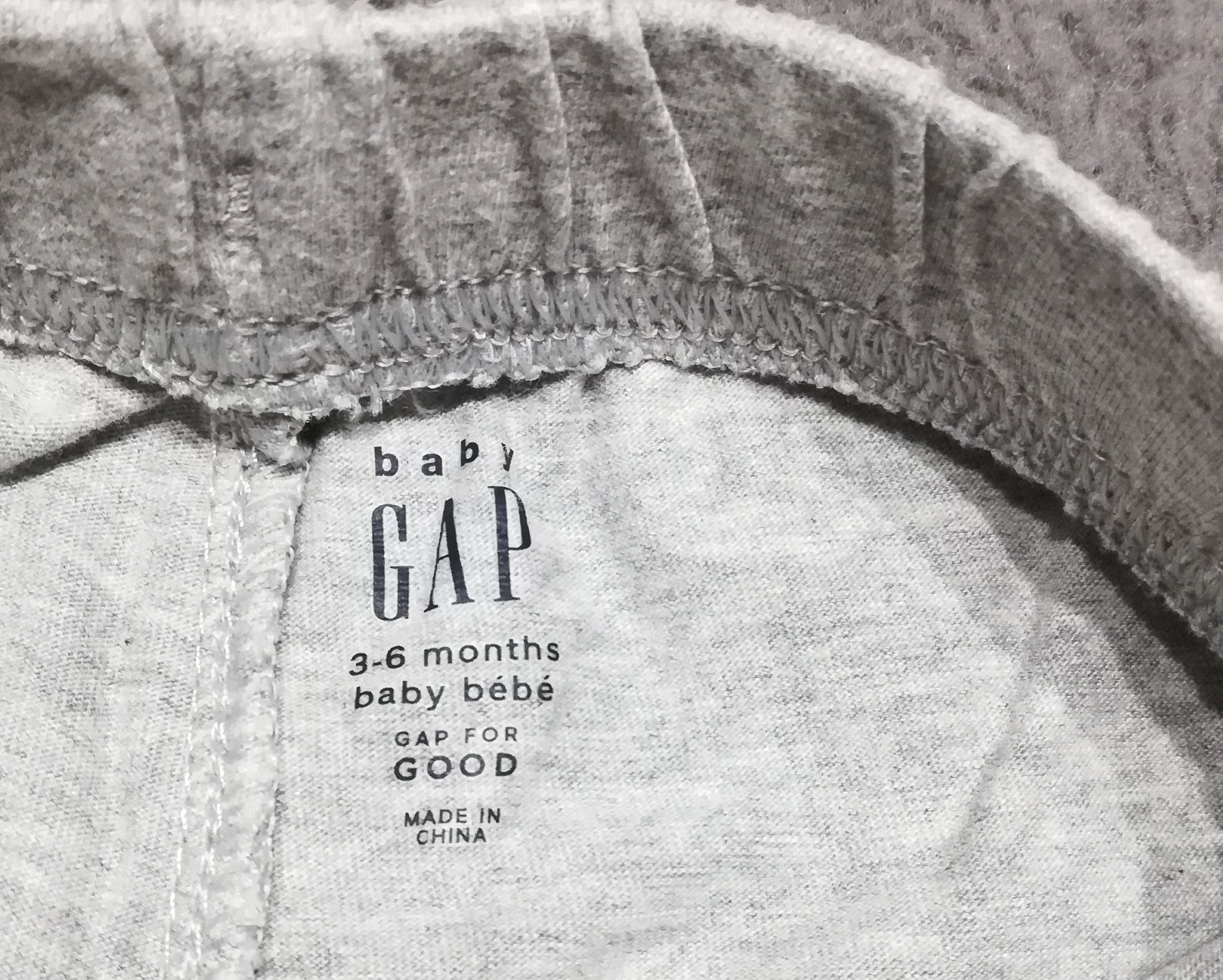 Krótkie spodenki niemowlęce baby GAP 68 cm 3-6 msc