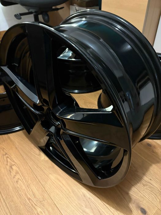 4x Alufelgi 18" 5x108 DEZENT KBA53529 nakrętki płaska podkładka Japan