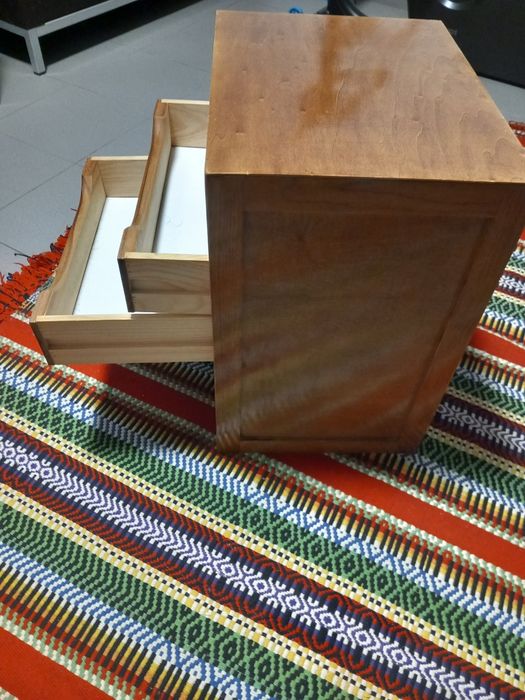 Bloco de cavetas de madeira envernizada