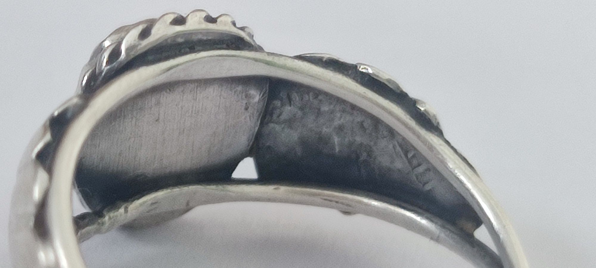 Pierścionek srebrny vintage z oczkiem