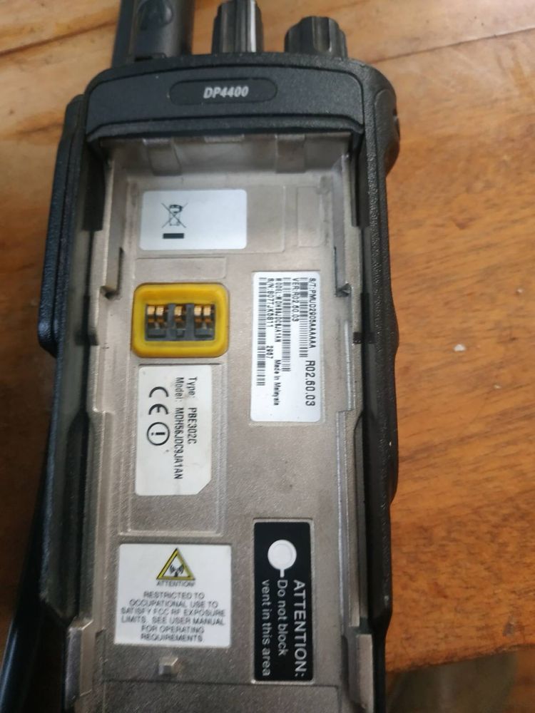 Продам радіостанцію MOTOROLA DP4400