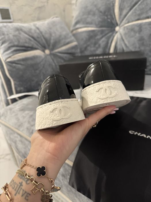 Лаковые кеды Chanel