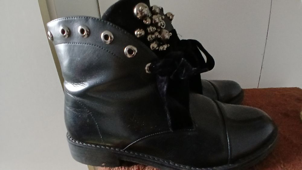 Botki wiązane i na zamek