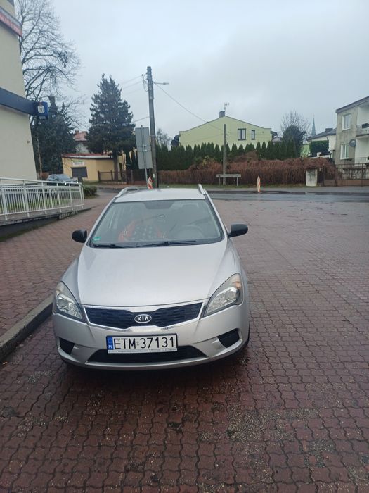 Kia Cee'd 1.4 benzyna 2010 rok