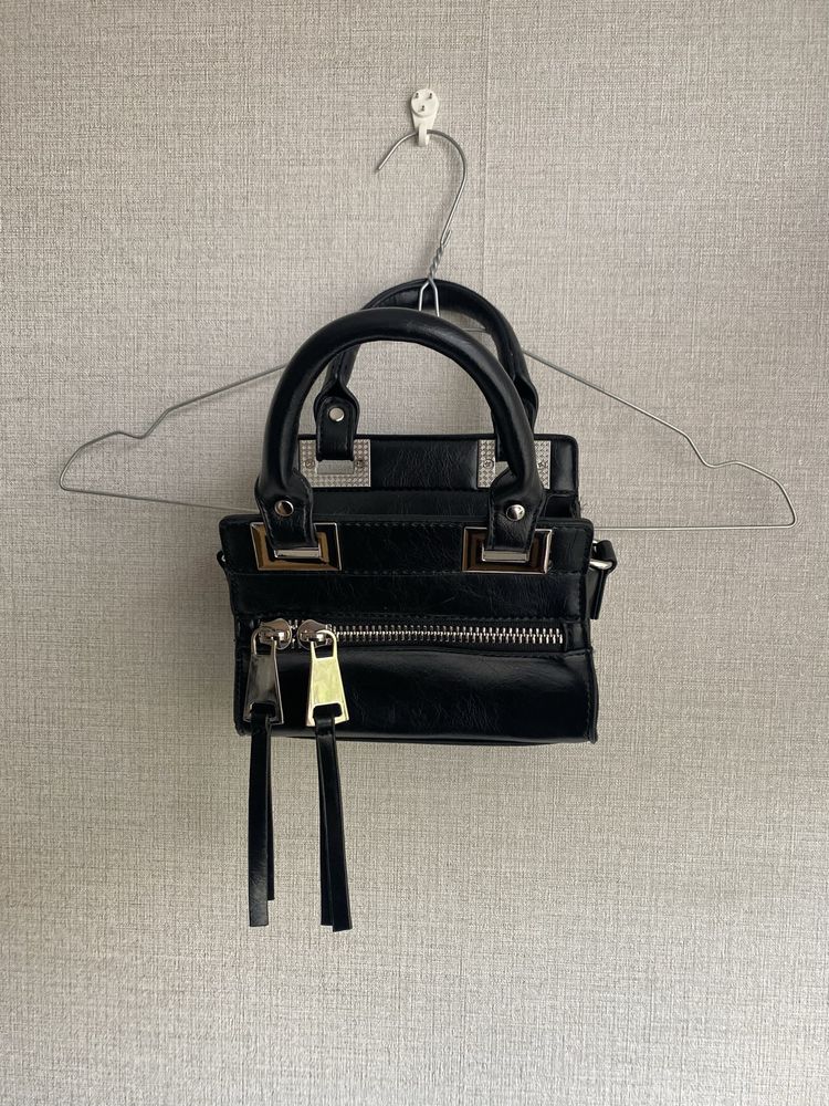 Czarna mini torebka y2k Reserved