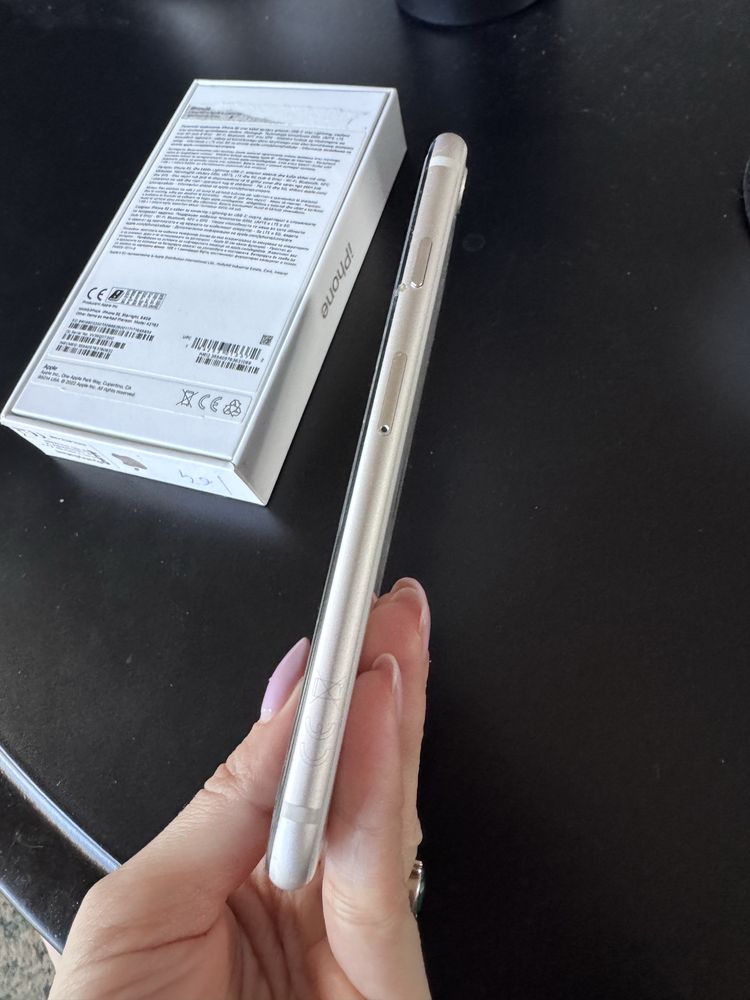 iPhone SE (2022) 64 GB – biały + oryginalne pudełko