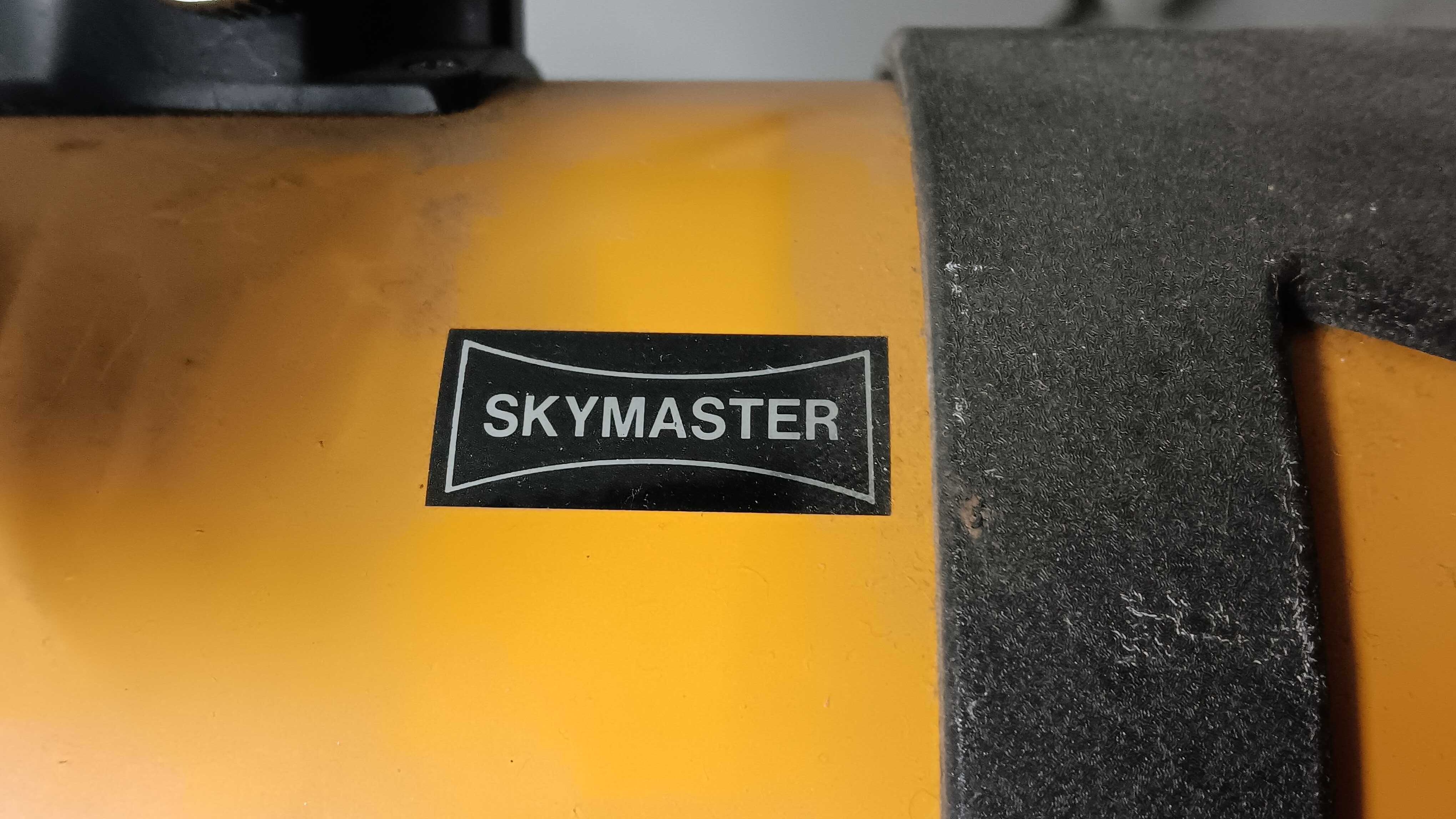 Telescópio reflector newtoniano com montagem equatorial - Skymaster