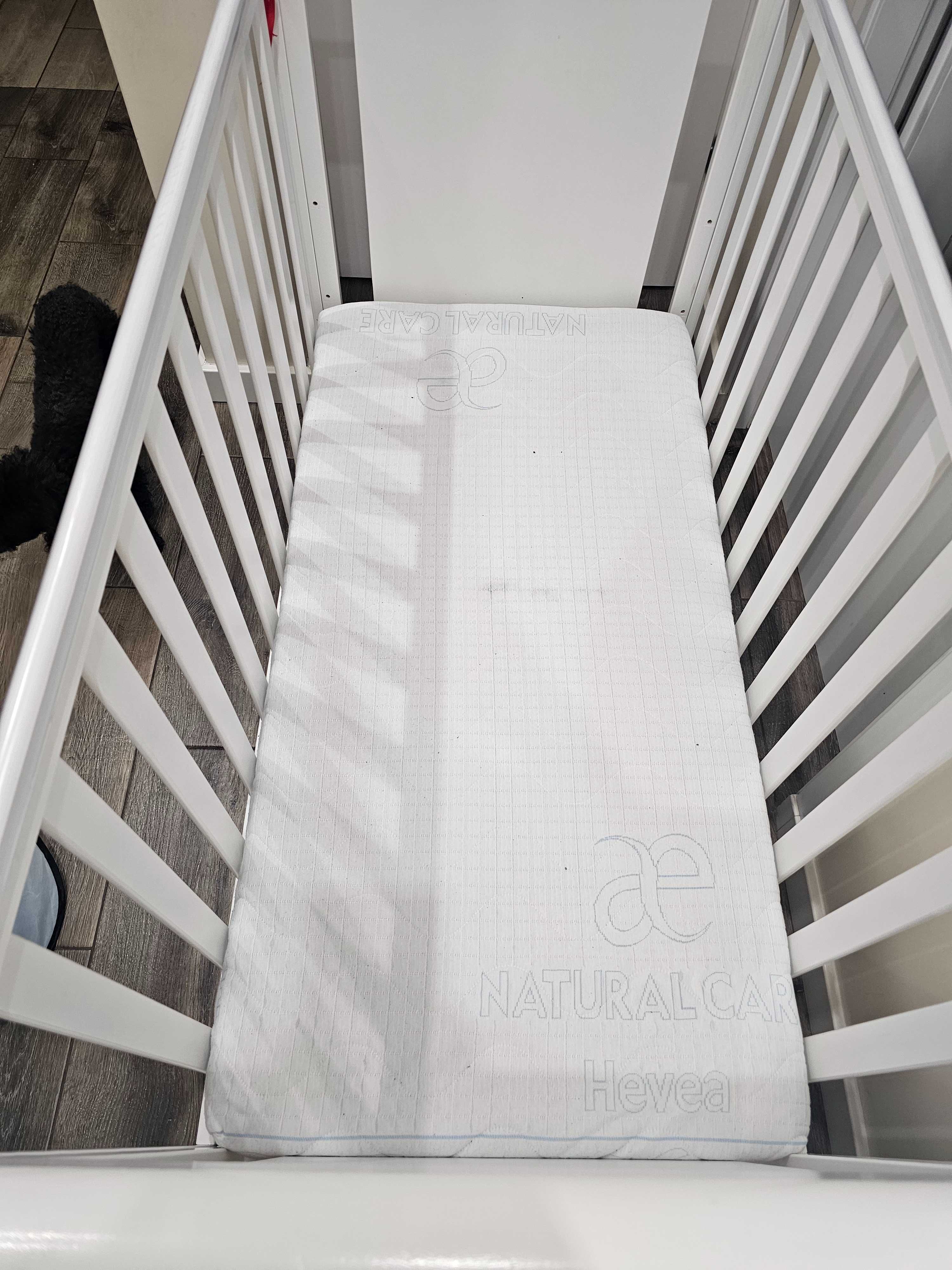 Sprzedam łóżeczko z szufladą i materacem 120x60 stan idealny