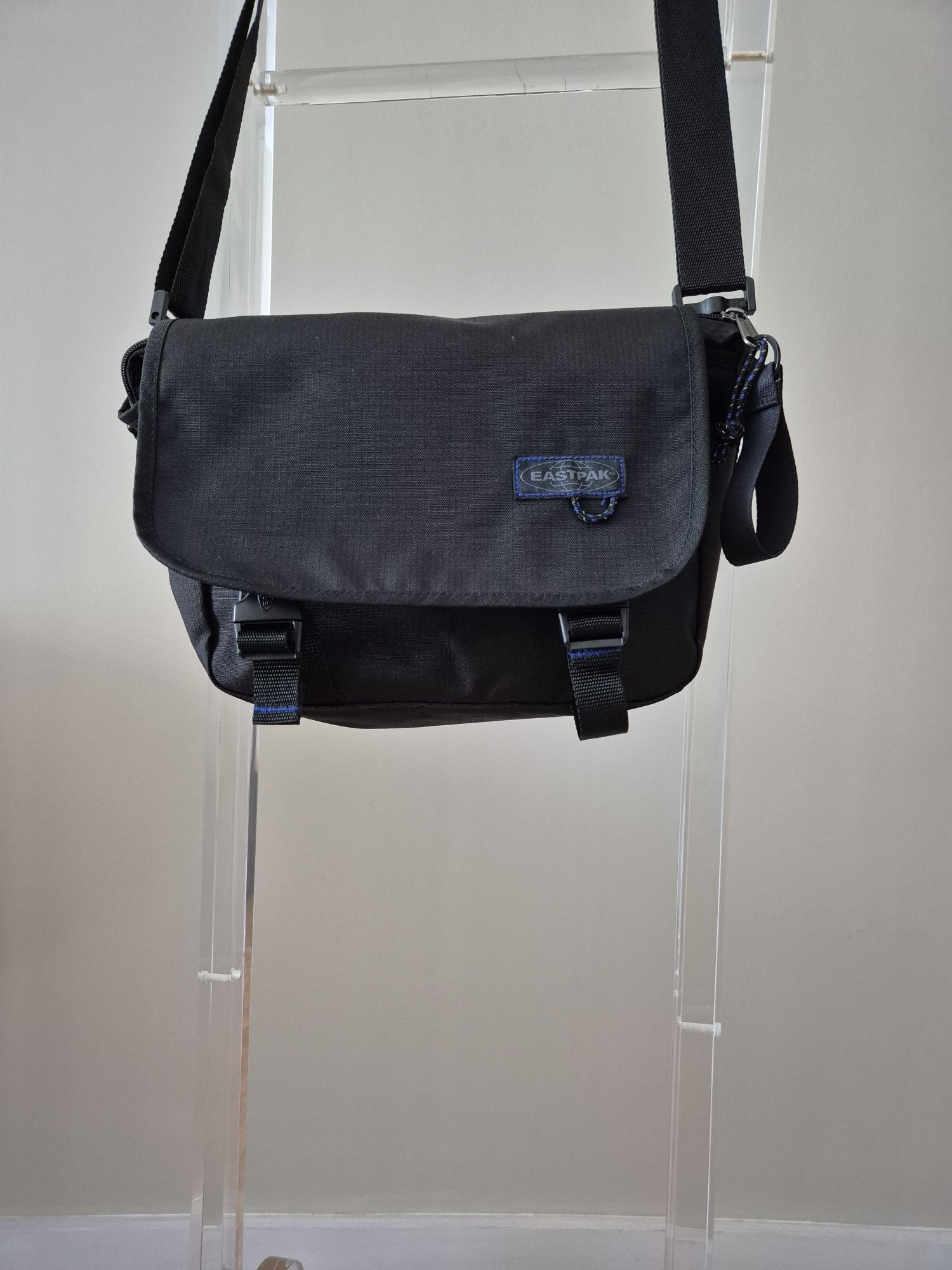 Eastpak bolsa tiracolo (novo)