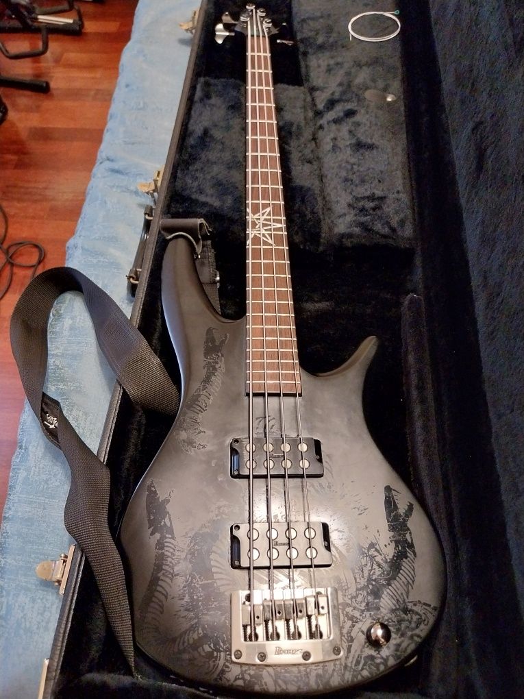 Baixo ibanez killswitch Engage Signature Series