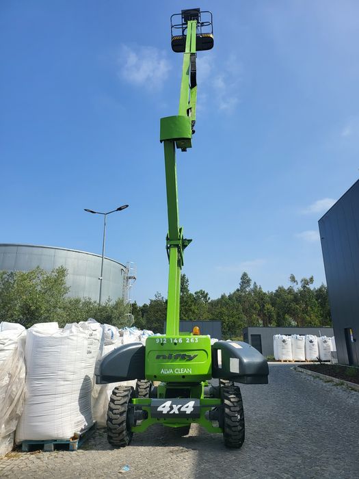 Maquina elevatória articulada niftylift H15 4x4