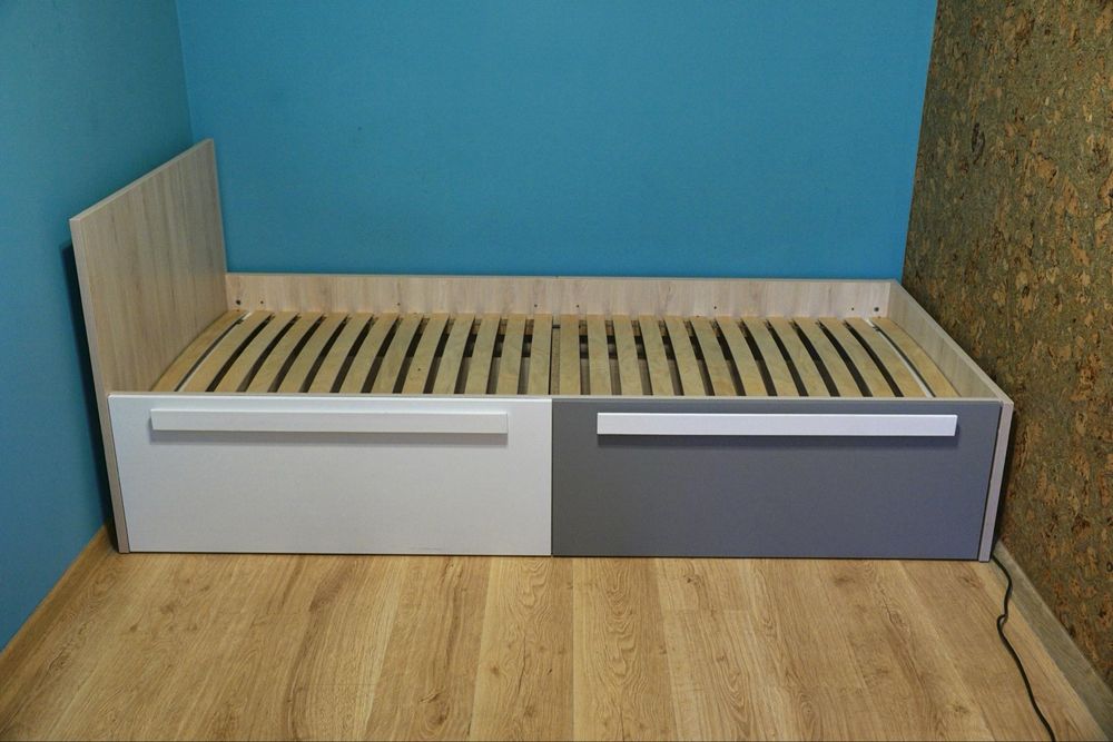 Łóżko z szufladami pod materac 90x200 model drop02