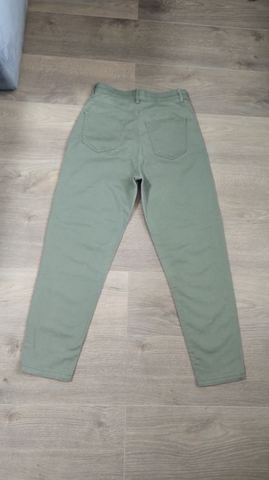 Новые джинсы МОМ. Супер качество! Р:28 и  27