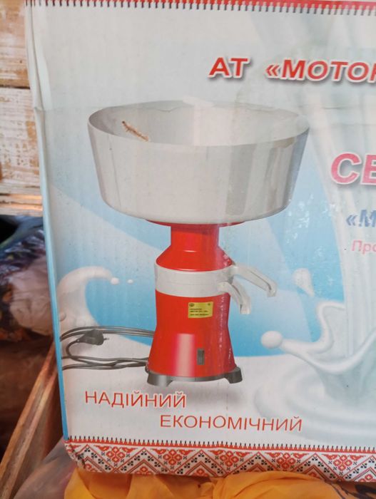 Сепаратор для молока два штуки мотор Січ 100/80