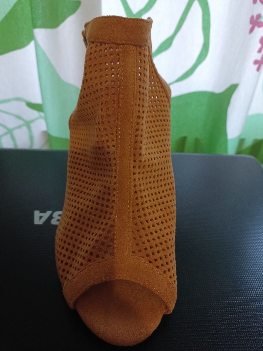 Босоножки женские 40р.
