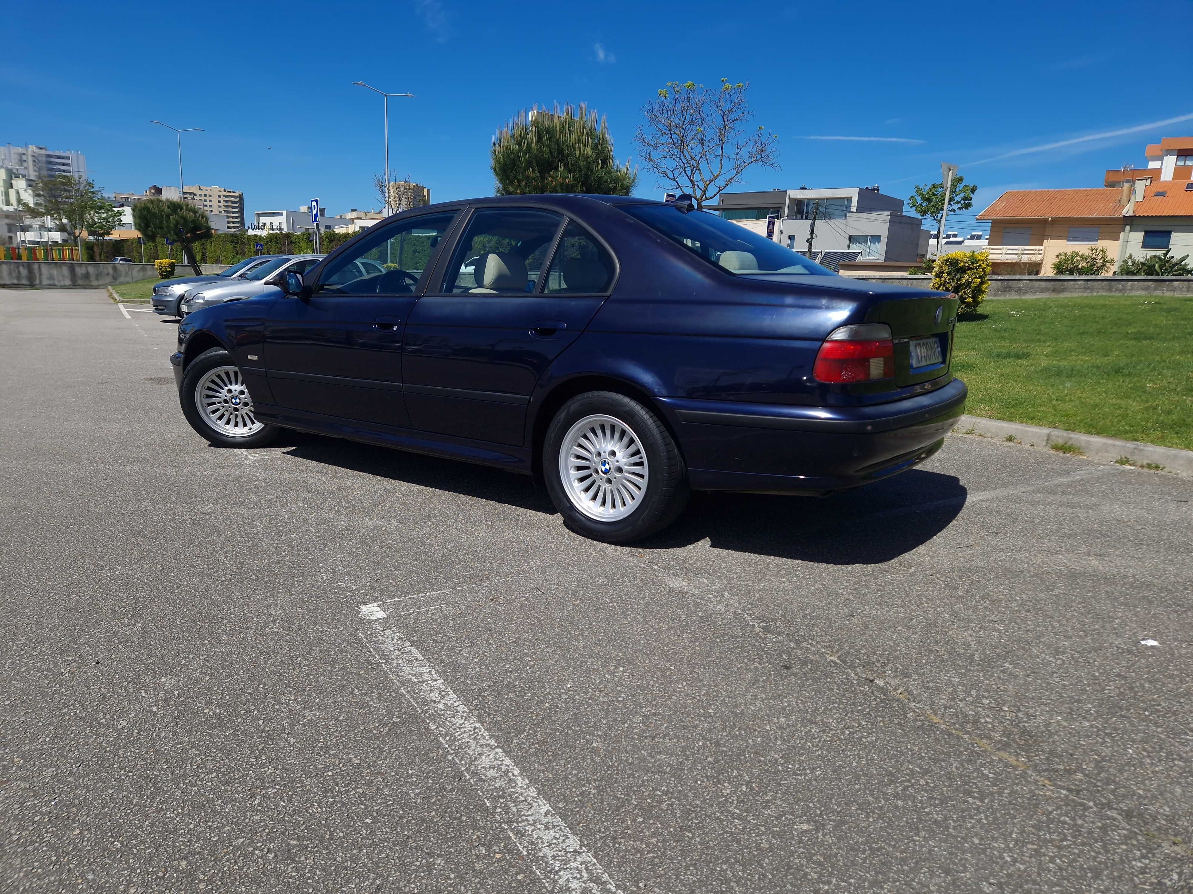 BMW 5.30d ano 1999 em bom estado.