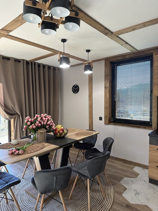 Двох поверховий котедж з чаном в карпатах