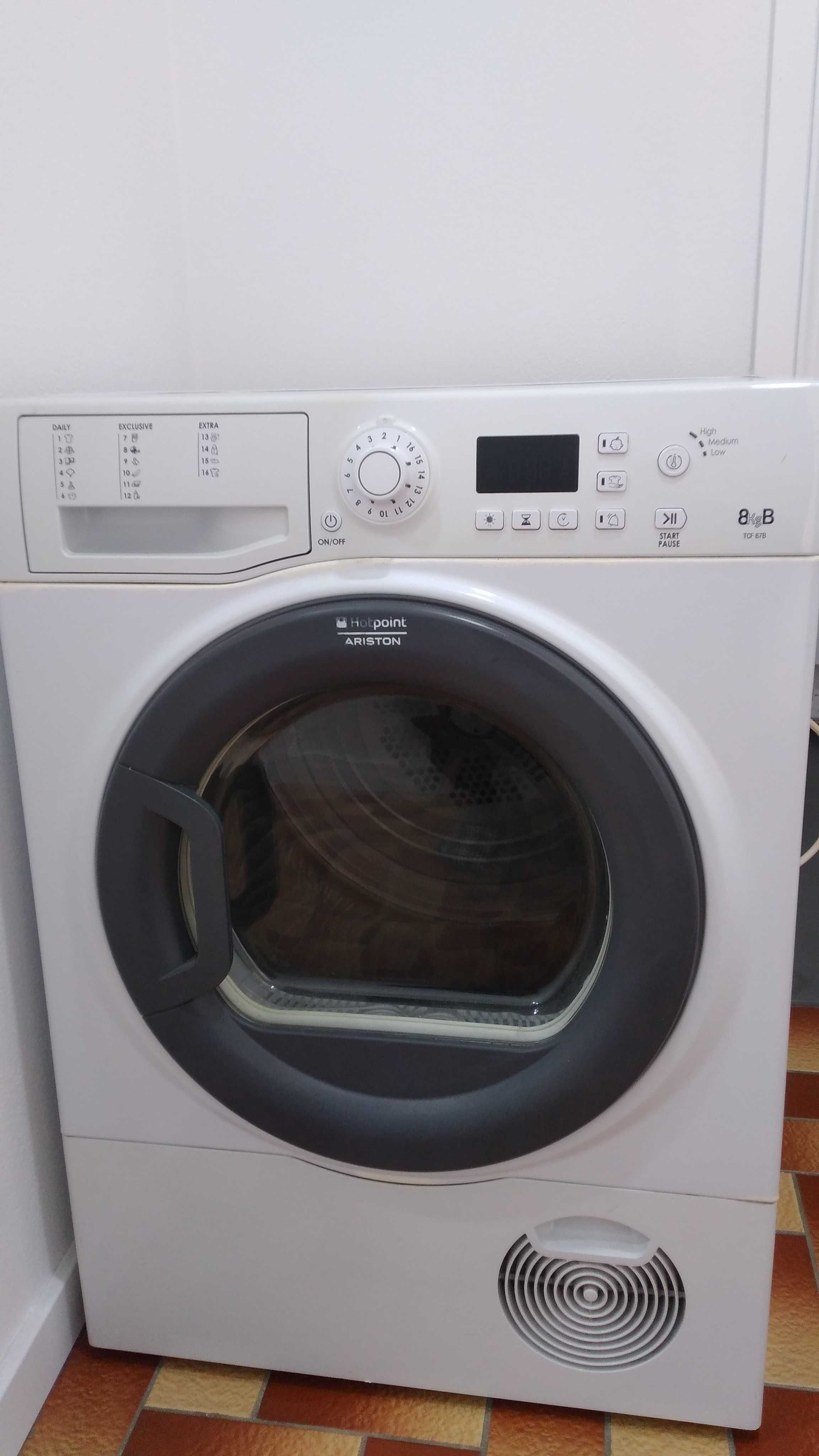 máquina de lavar e secadora