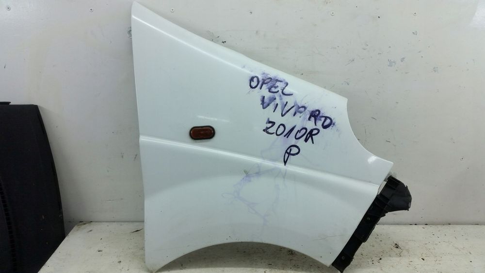 opel vivaro 2010r błotnik przedni prawy