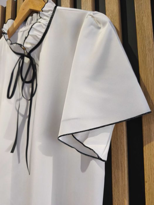 Bluzka L elegancka