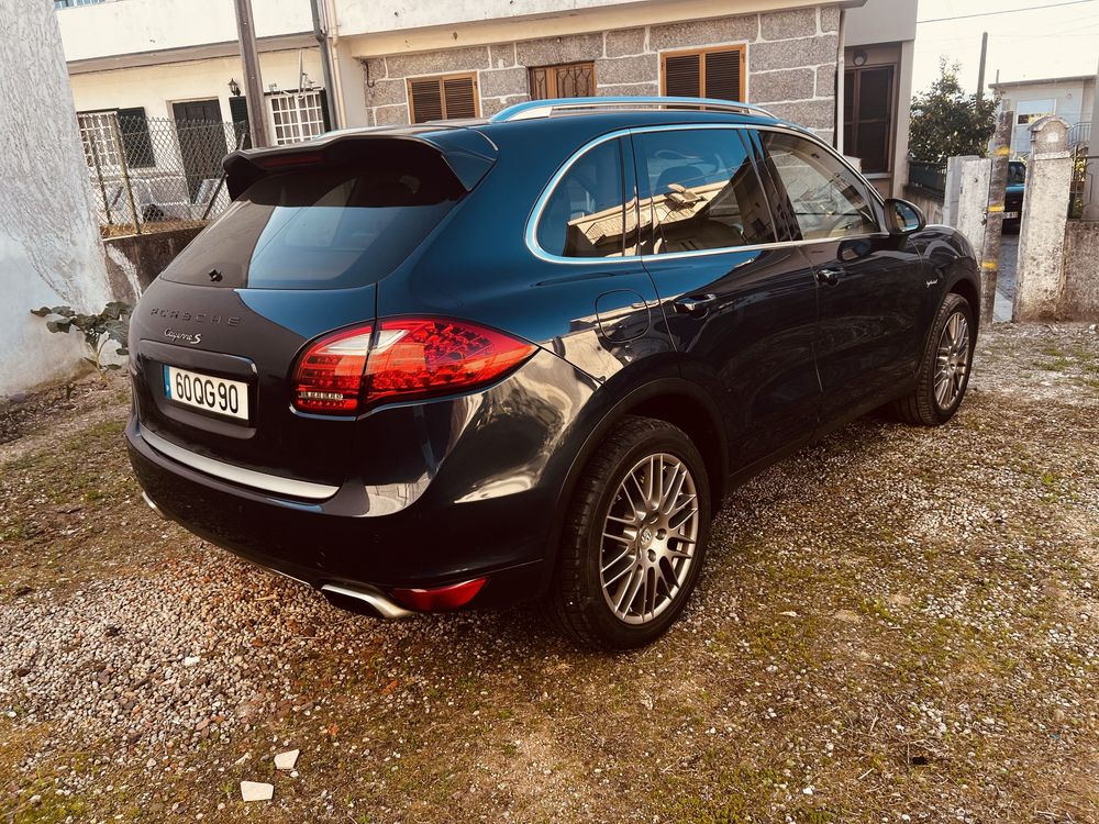 Porsche cayenne s hybrid como novo