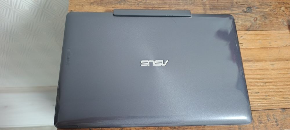 Нетбук-планшет Asus T100T  ос Windows