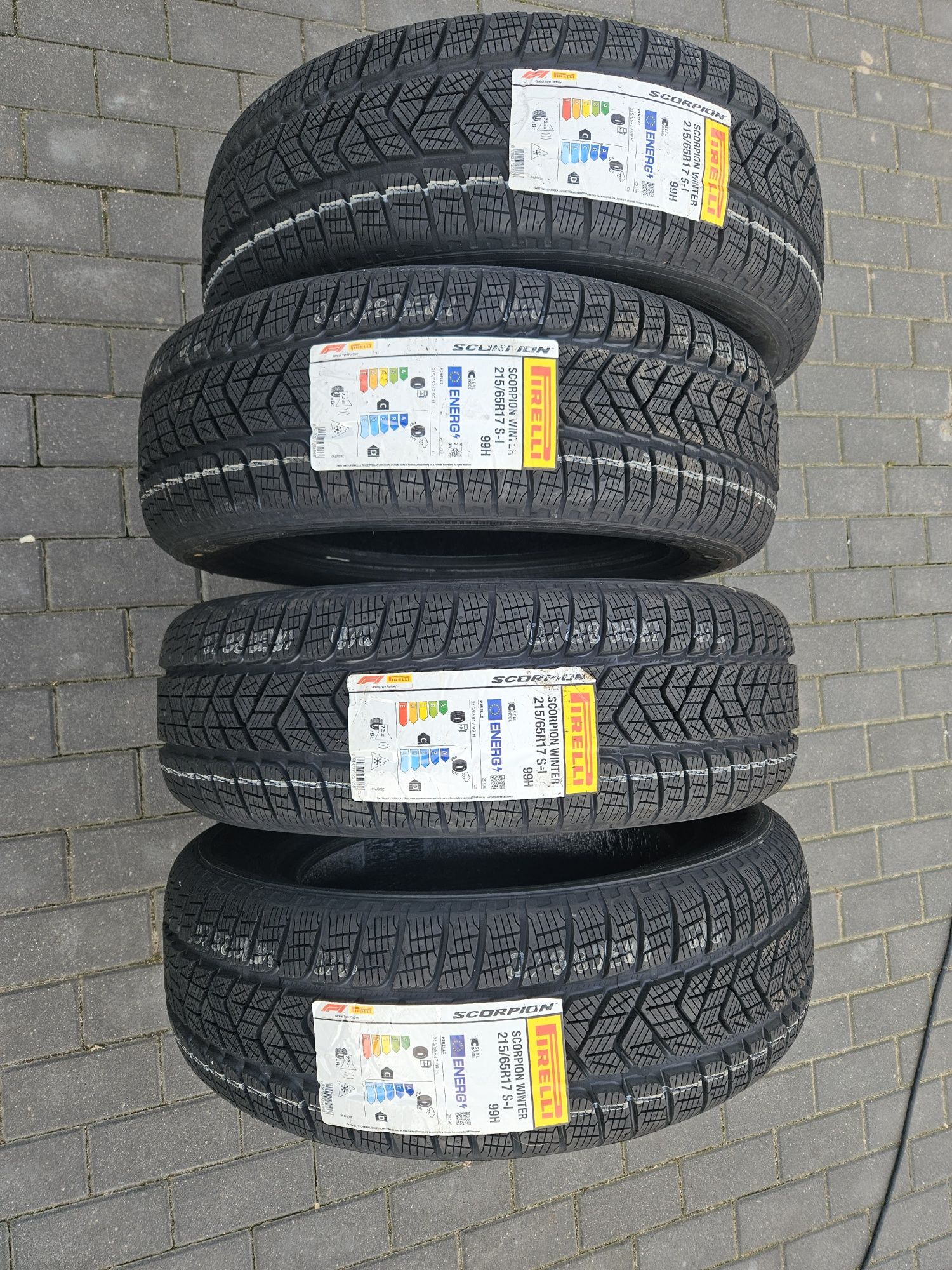 Opony Pirelli Scorpion Winter 215/65 R17 99H nowe zima