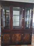 Cristaleira oriental marca Bernh deardt