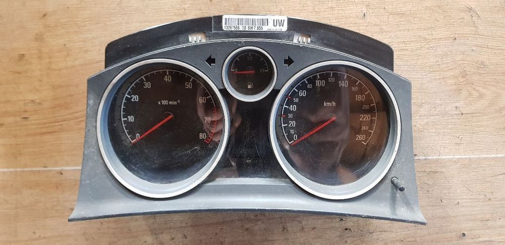 OPEL ASTRA H LICZNIK 13267566 UW