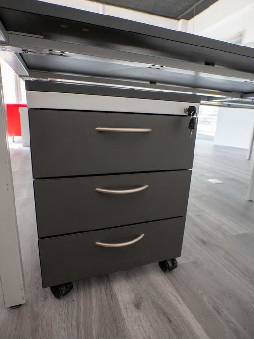 Secretárias / Ilha trabalho 4 lugares + Móveis de apoio 3 gavetas