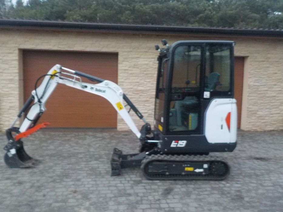 Usługi minikoparką bobcat,mini koparko-ładowarką 2cx ,koparka