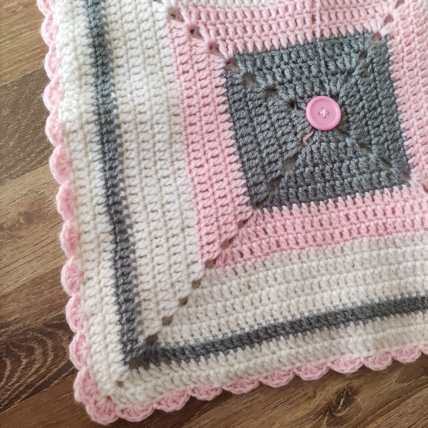 Poszewka na poduszkę Handmade rękodzieło. Element wystroju.