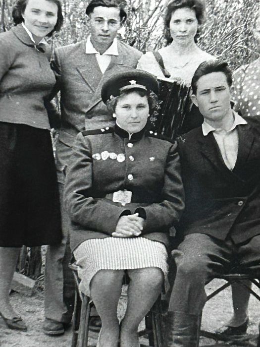 Foto Kobieta - kierowca czołgu, zespół (278)