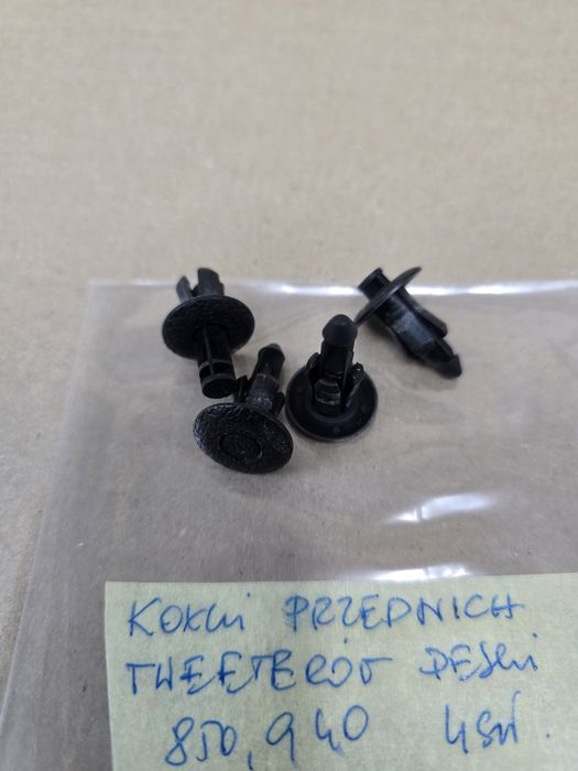 Kołki kołek przednich tweeterów Volvo 850,940 4 szt