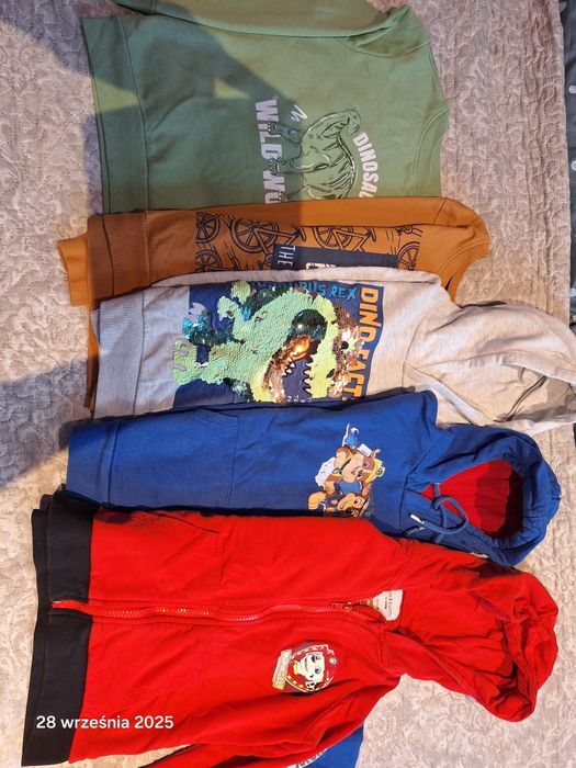 Bluzy 116 cm z kapturem i bez