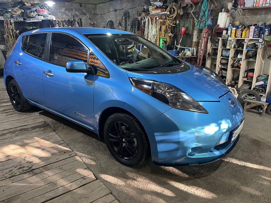 Продам Nissan Leaf с живым аккумулятором