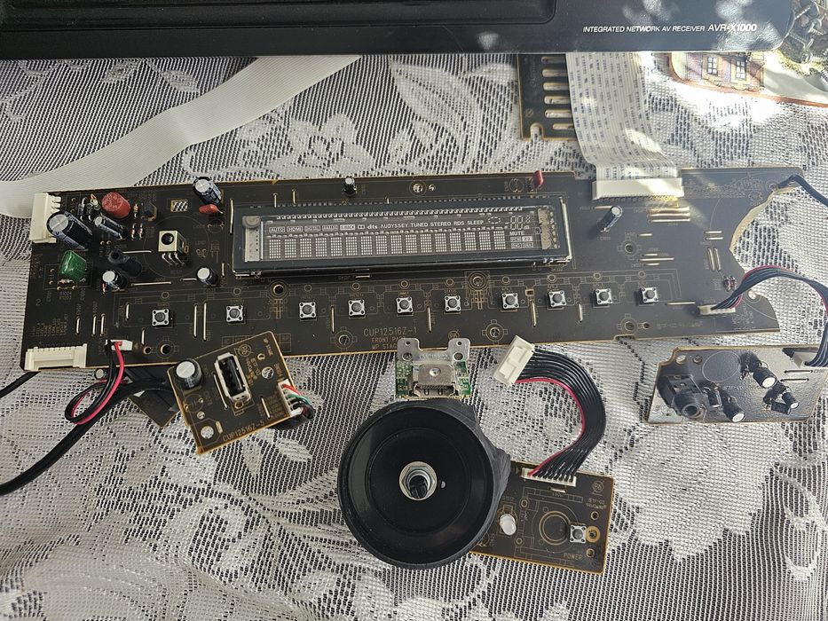 Amplituner Denon AVR-X1000 na części
