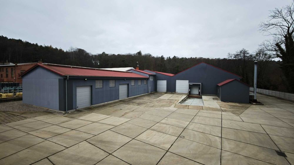 Magazyn, hala produkcyjna 2000m2 + plac 2000m2 - do wynajęcia.