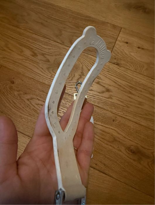 Zaczepy mocujące uchwyty do wózka La millou