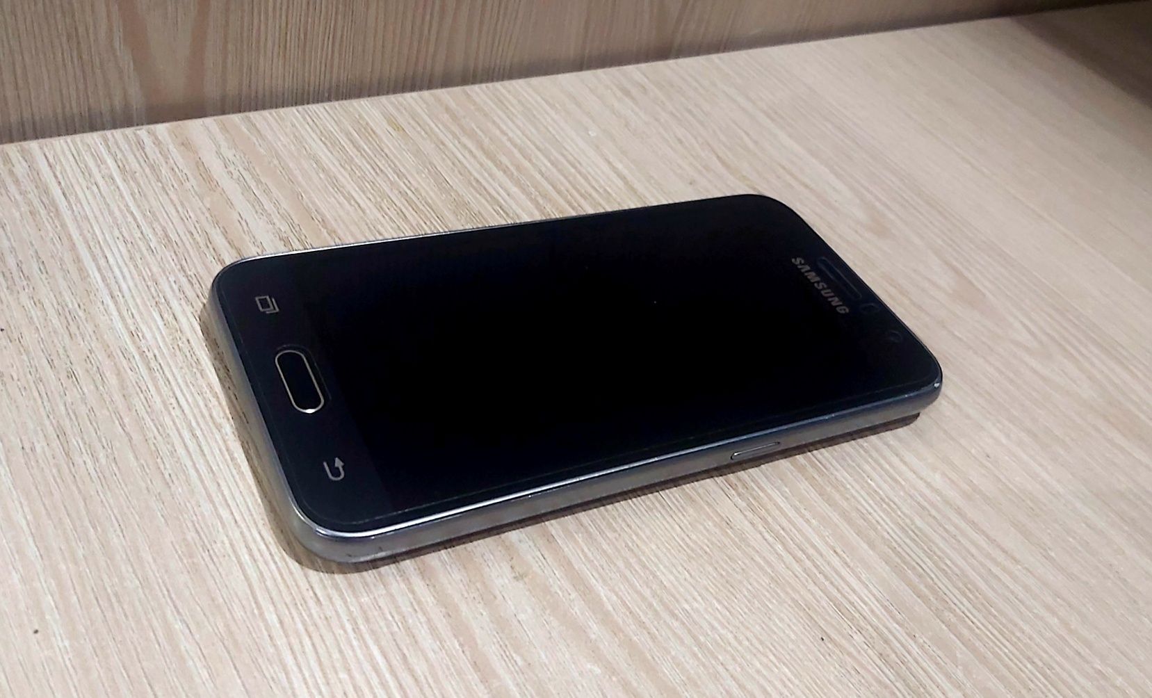 Samsung Galaxy J1 2Sim Отличное состояние!