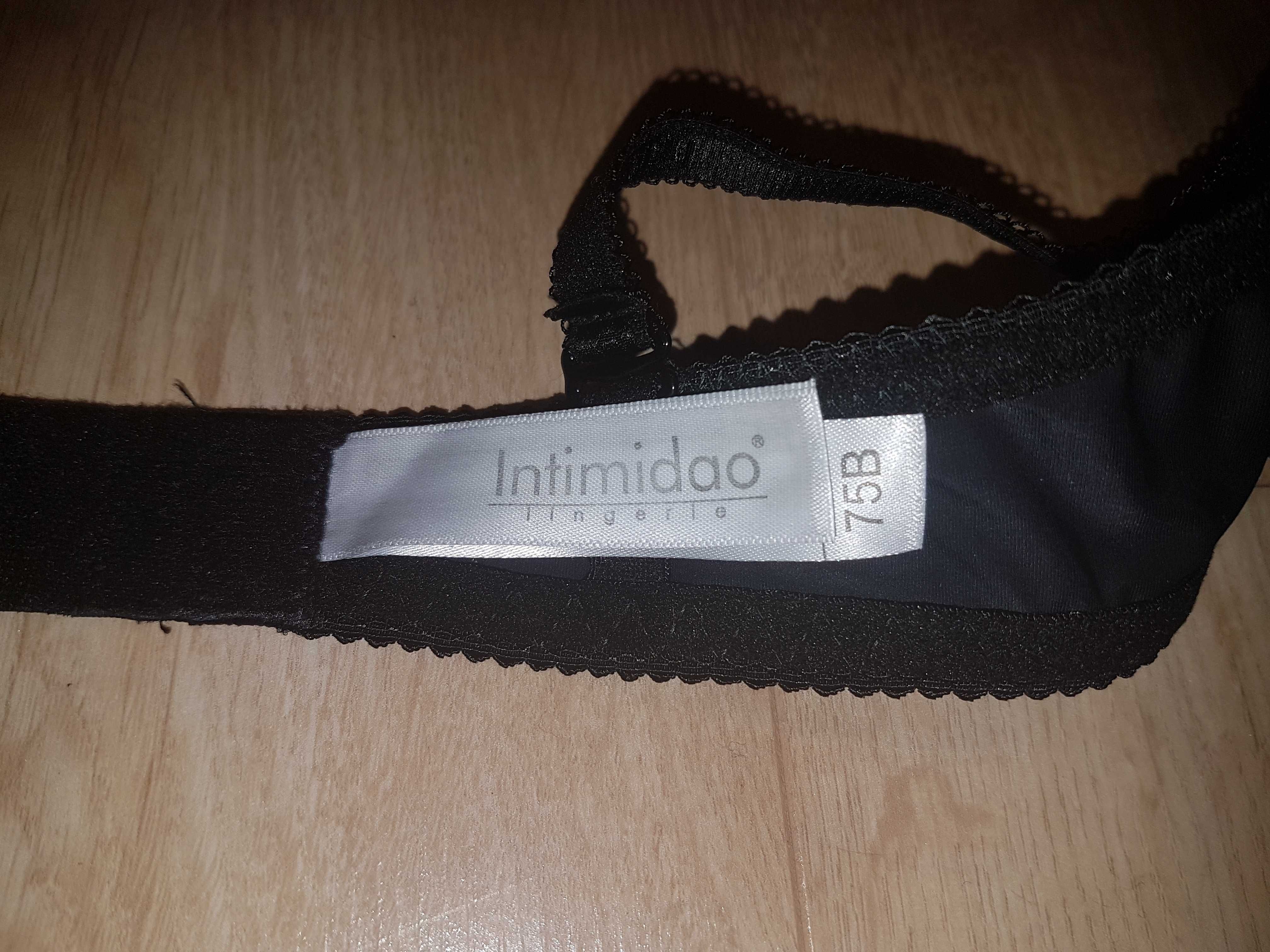 Czarny biustonosz Intimidao