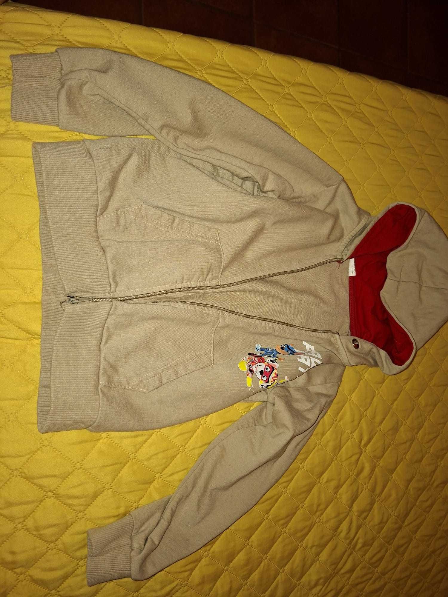 Roupa crianca menino 35 peças 6 anos como novo tudo a 0.95 centimos
