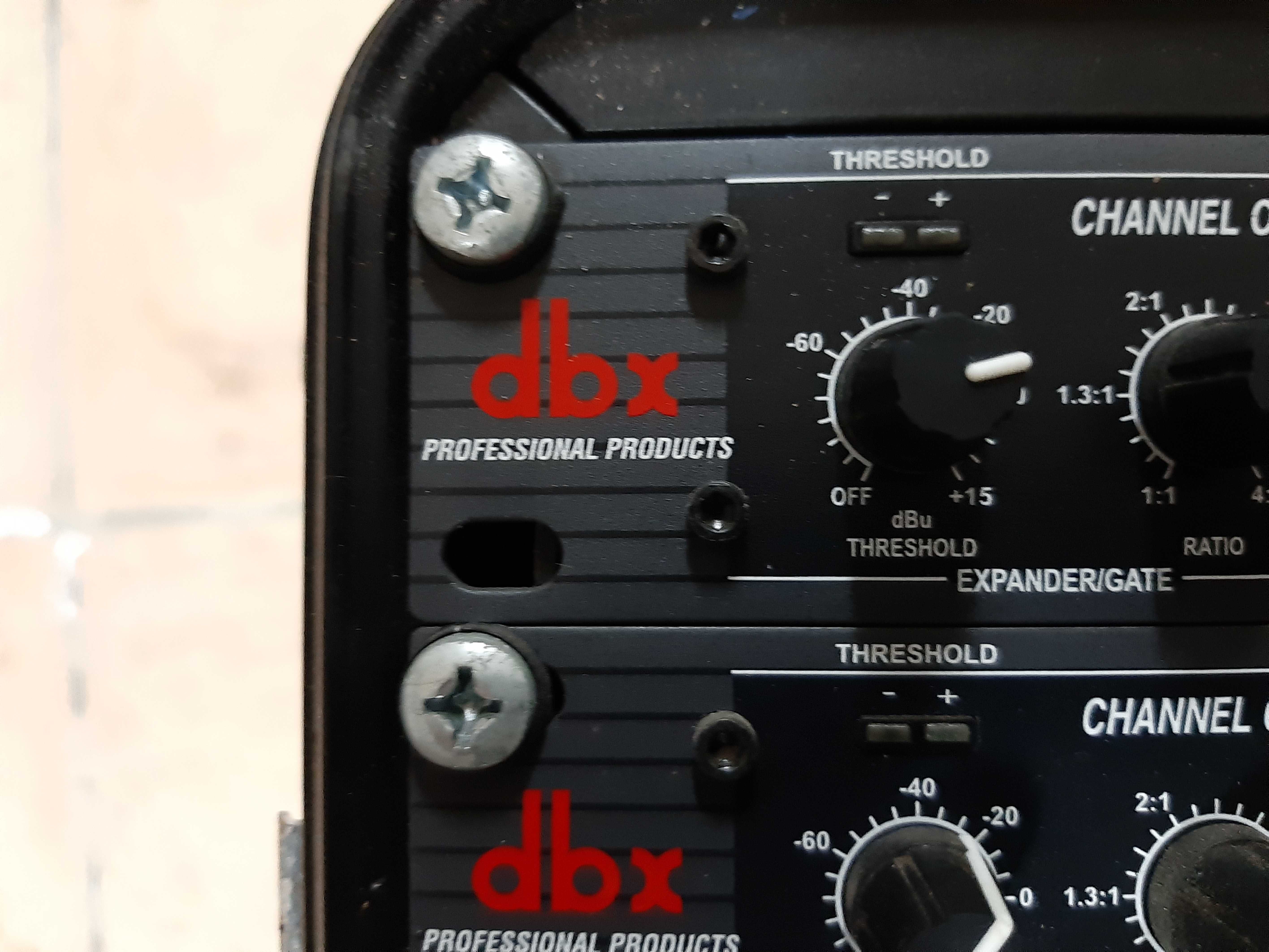 Rack c/ compressor dbx - equalizador Carvin - Compressor Bheringer