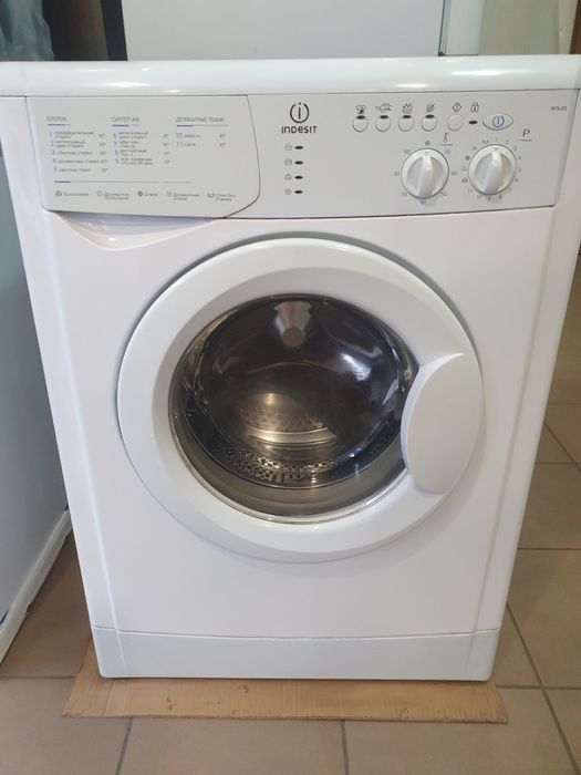 Продам стиральную машину Indesit