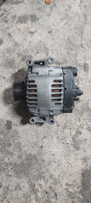Генератор 2.0 Tfsi Audi A4 B7 S-Line 150A 06D903016 Valeo гарний стан